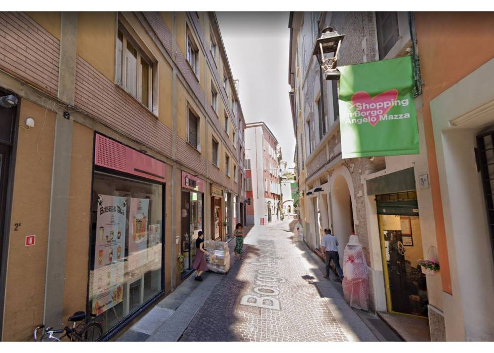 Vendita Locale Commerciale a Parma monolocale Centro storico di 60 mq